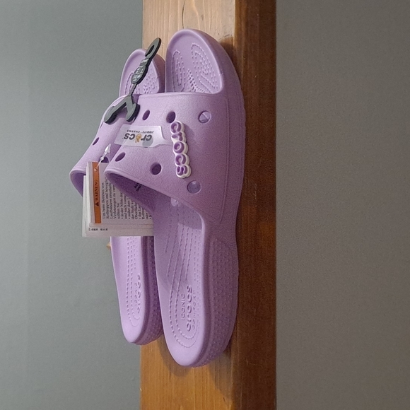 Crocs - Picture 2 of 3